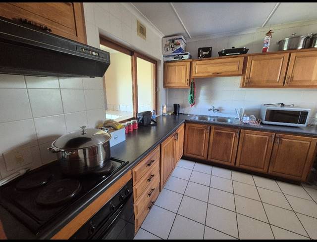 3 BEDROOM TOWNHOUSE FOR SALE IN MANABA BEACH